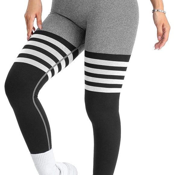 Scrunchy Butt Leggings NWT Size Small - Picture 4 of 4